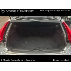 2015 Volvo V40 D2 2.0 LUX Automatic -- UNDERGOING PREPARATION --
